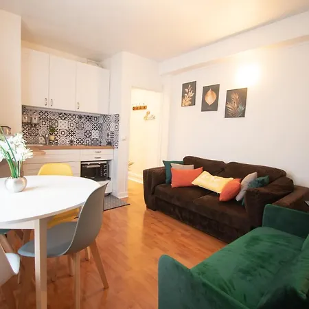2 Pièces Chic à Paris